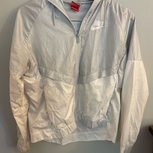 Nike women’s windbreaker size medium
